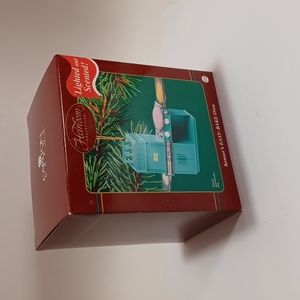 Carlton Cards Easy Bake Oven Ornament